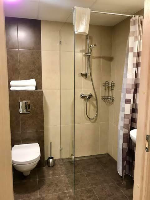 Karlson Boutique Apart Hotel Таллин Экстерьер фото
